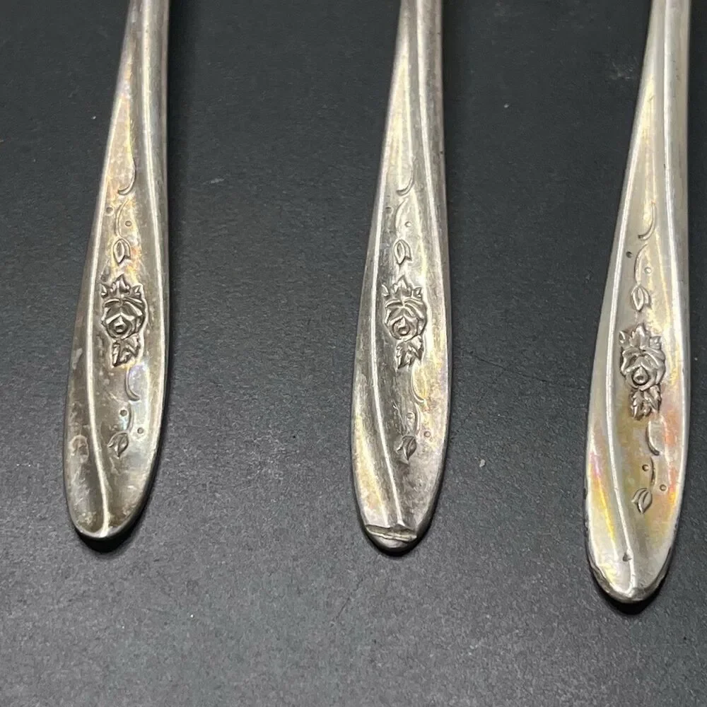 International Wm Rogers Lovely Rose Flatware Silver plate 4 teaspoons EUC